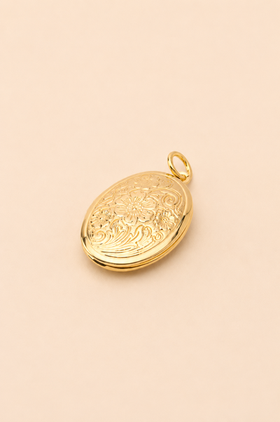Foto Pingente Relicário Oval Banho Ouro 18K