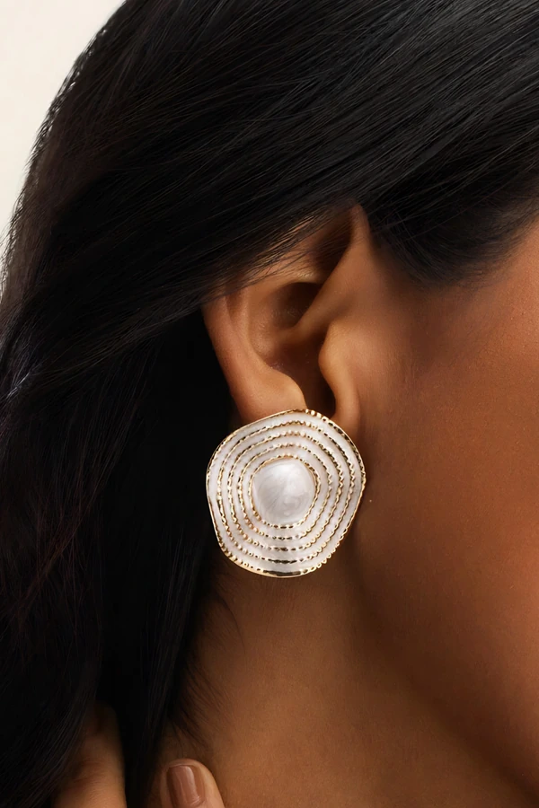 Brinco Círculo Ondas Resina Madrepérola
