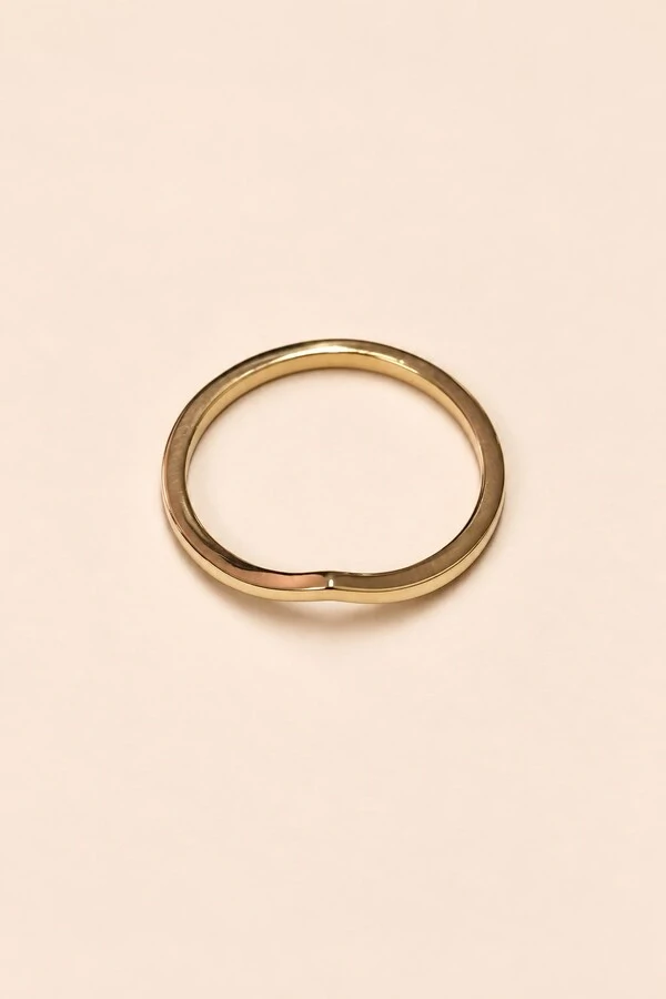 Anel Mini V Banho Ouro 18K