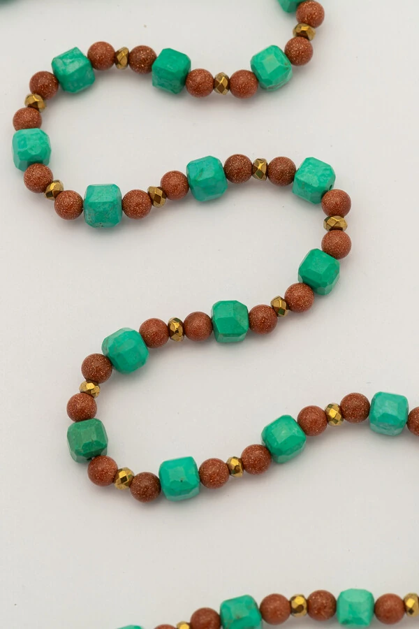 Colar Vicenza Goldstone Howlita Banho Ouro 18K