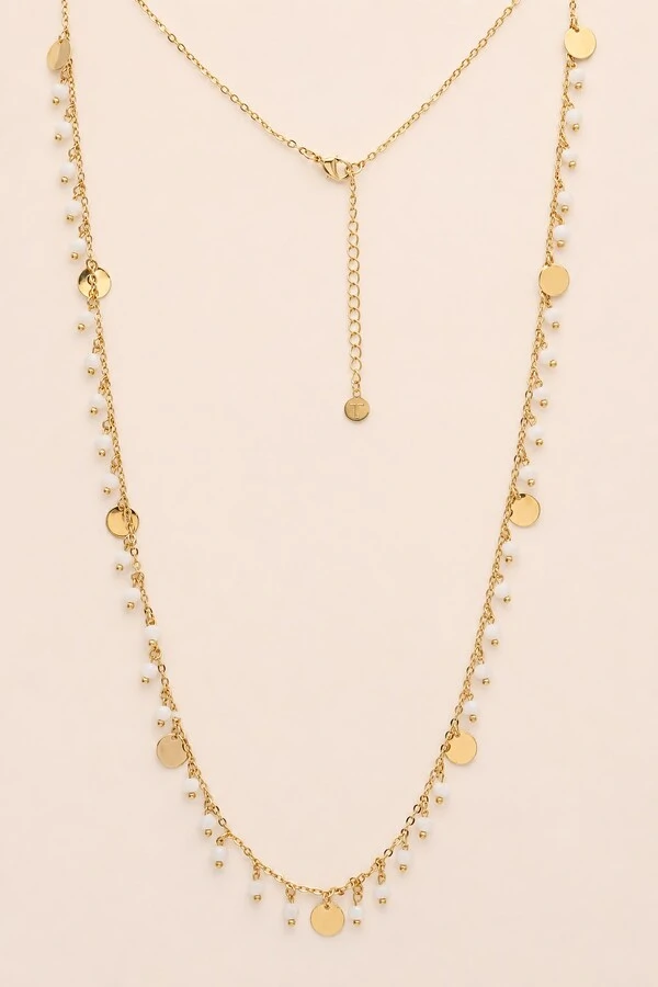 Colar Dourado Plaquinhas Cristais Off White
