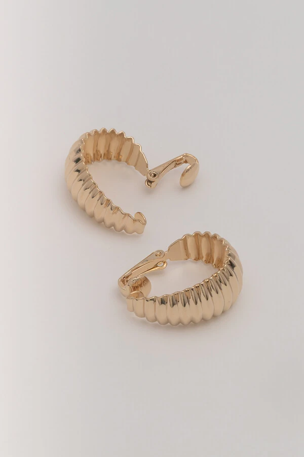 Brinco Dourado Frisado Argola Pressão