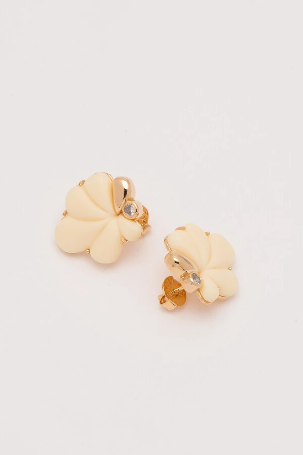 Brinco Dourado Pétalas Resina Cloud Dancer
