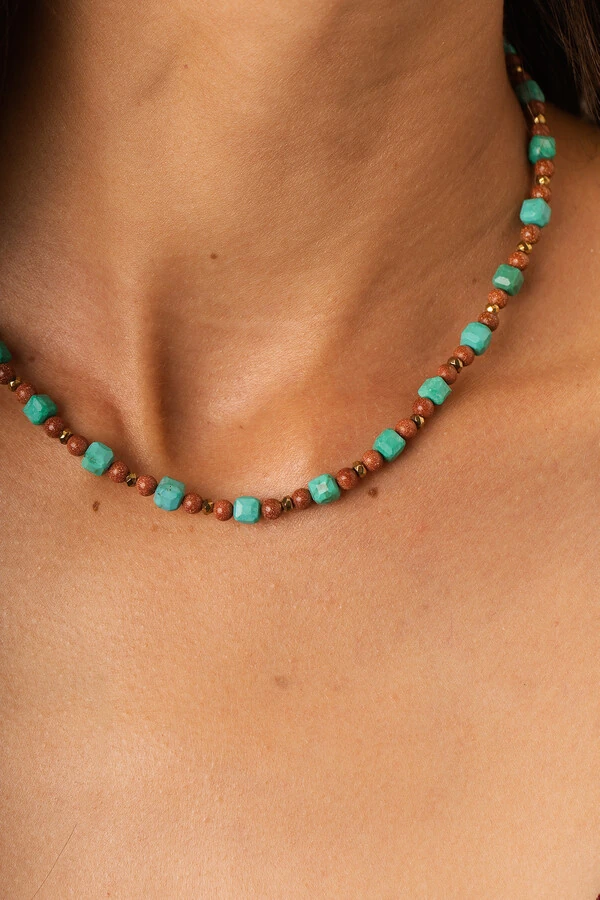 Colar Vicenza Goldstone Howlita Banho Ouro 18K