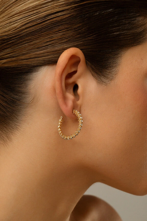 Brinco De Argola Media Filigrana Strass Dourado