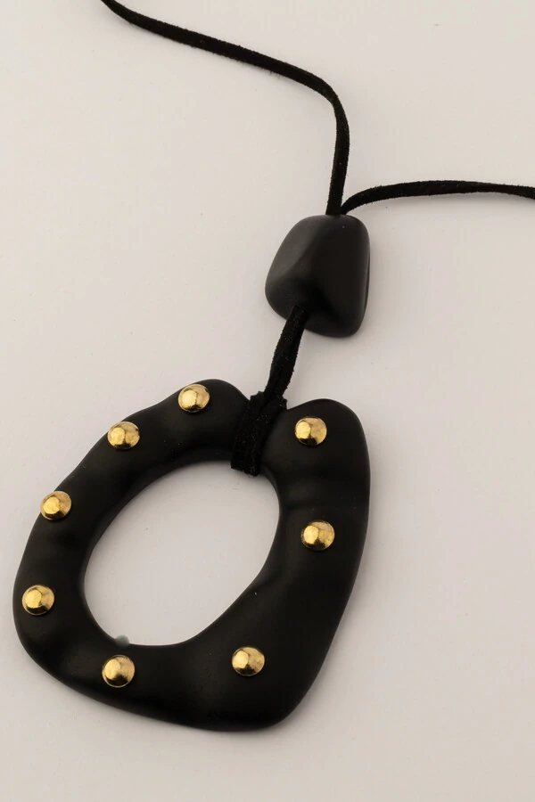 Colar Orgânico Resina Couro Preto