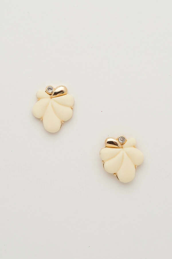 Brinco Dourado Pétalas Resina Cloud Dancer