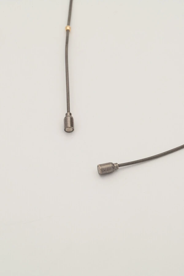 Pulseira Grafite Corda de Violão Bolinhas Douradas