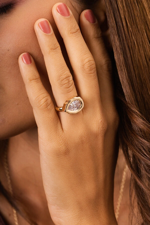 Anel Dourado Dedinho Gota Zircônia