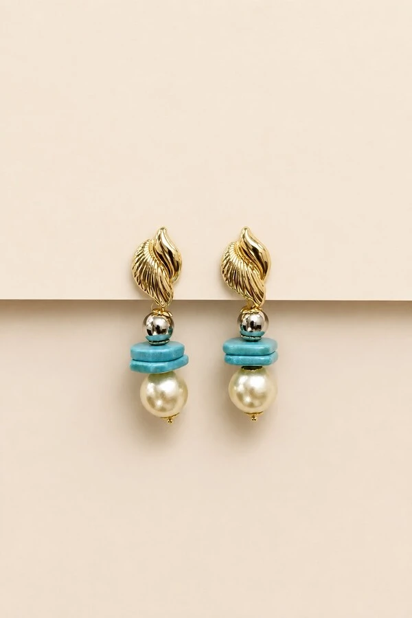 Brinco Pérola Shell Howlita Banho Ouro 18K