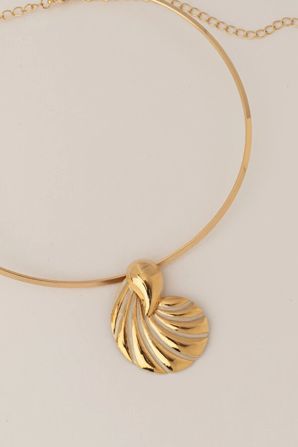 Colar Aro Gota Ondas Resina Madrepérola