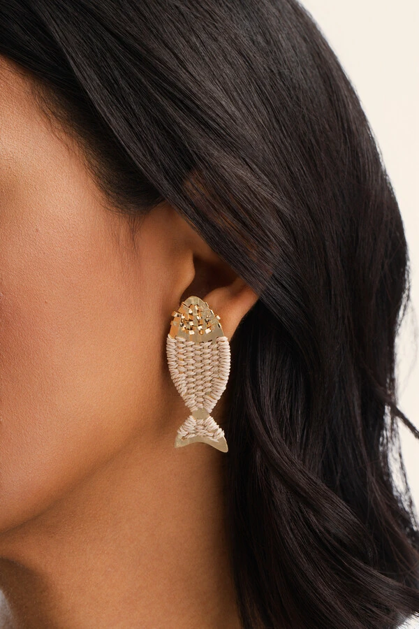 Brinco Dourado Peixe Palha