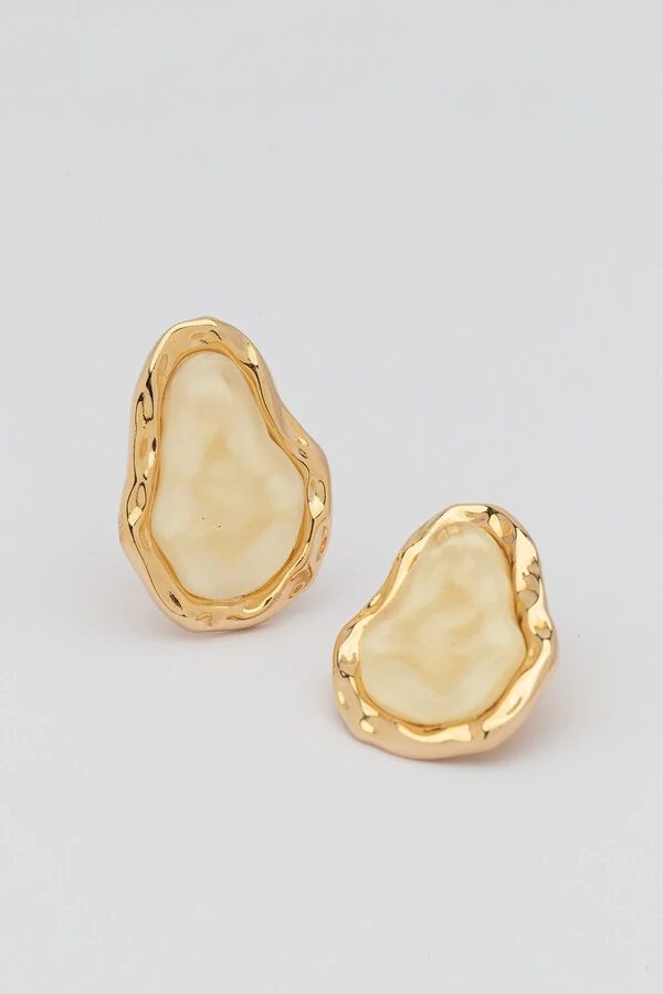 Brinco Dourado Orgânico Resina Off