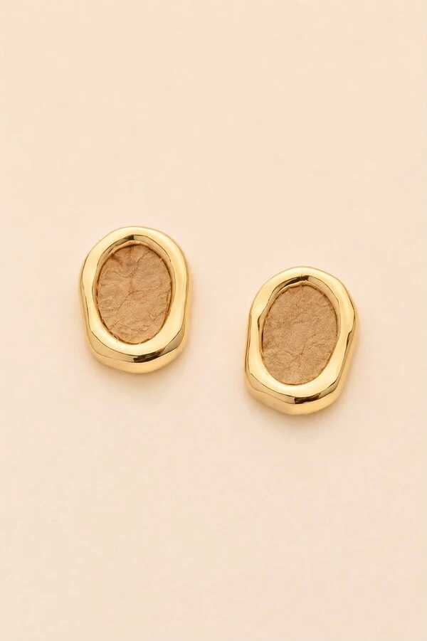 Brinco Dourado Orgânico Couro Tilápia Nude
