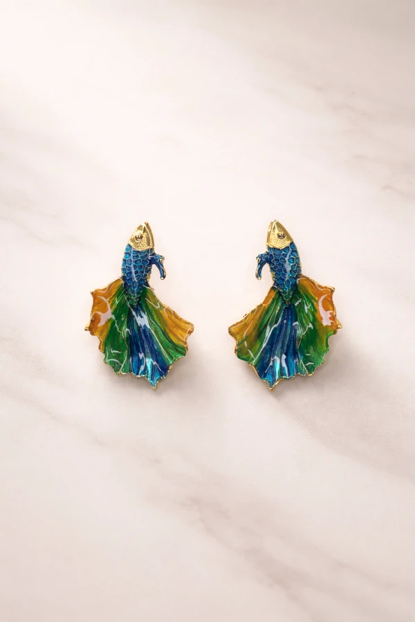 Brinco Dourado Peixe Resina Color