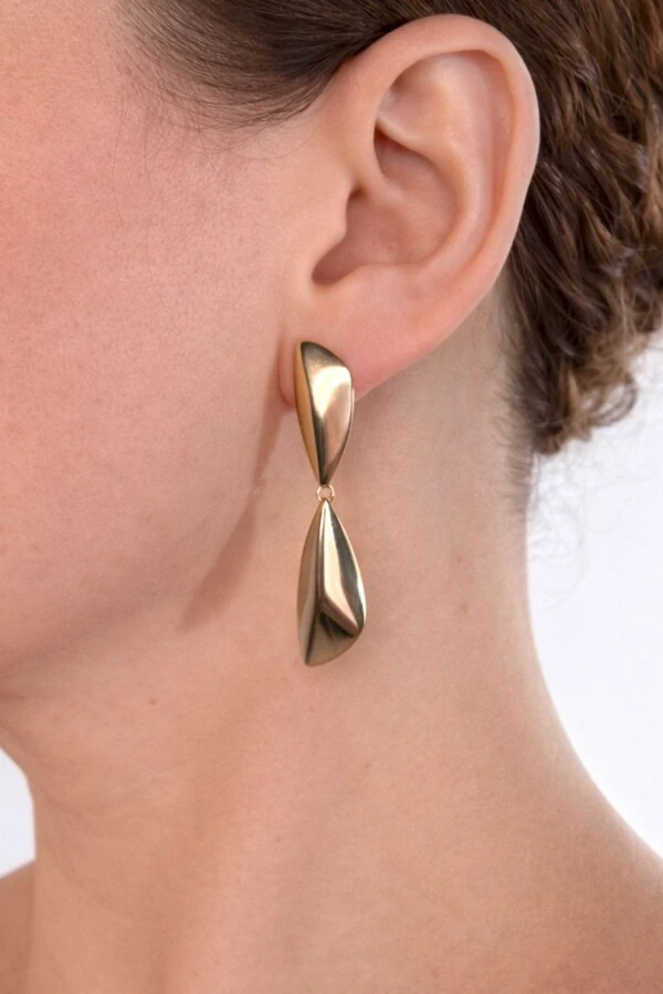 Brinco Dourado Folha Dupla