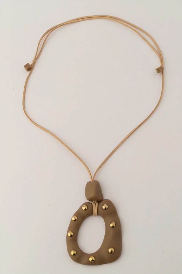 Colar Orgânico Resina Couro Fendi