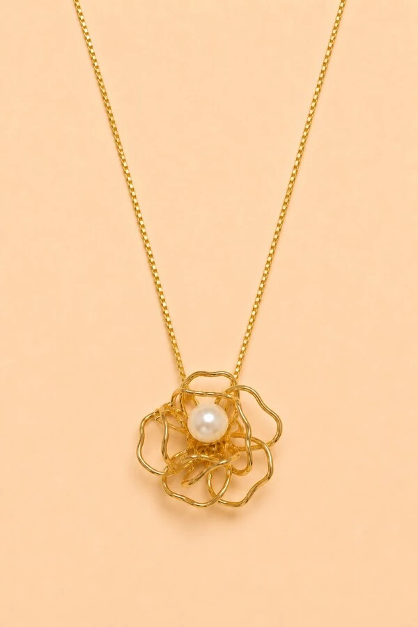Colar Dourado Flor Vazada