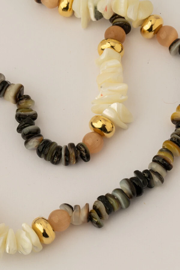 Colar Cascalho Madre Banho Ouro 18K