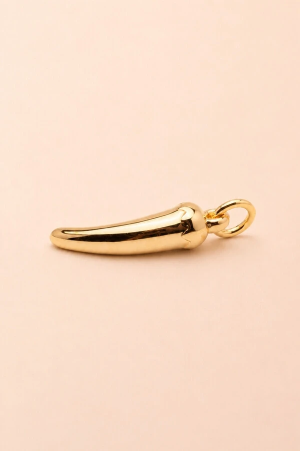Pingente Pimenta P Banho Ouro 18K