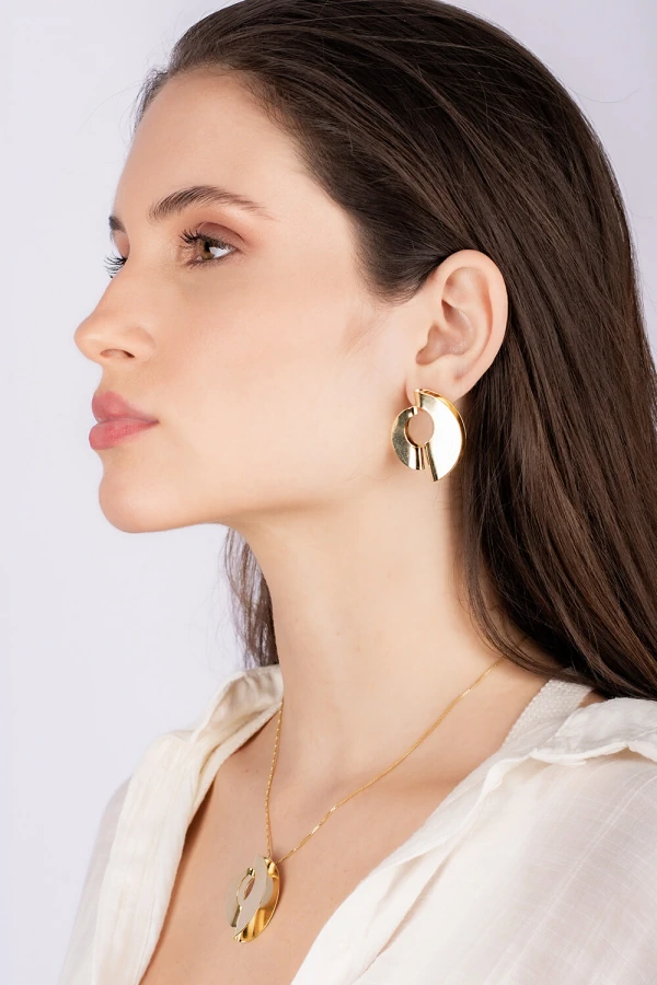 Colar Dourado Círculos Dobrados