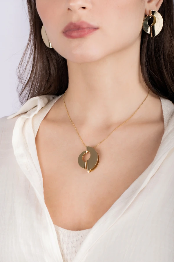Colar Dourado Círculos Dobrados