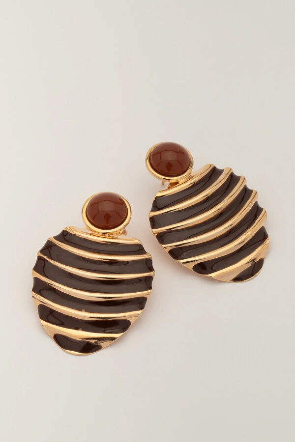 Brinco Dourado Placa Ondulada Esmaltado