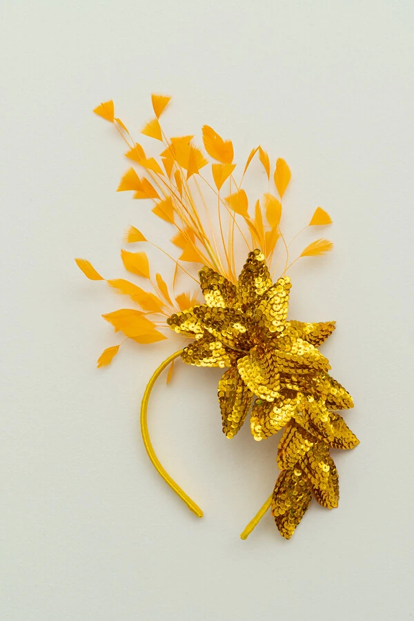 Tiara Carnaval Folhas Paetê Dourado