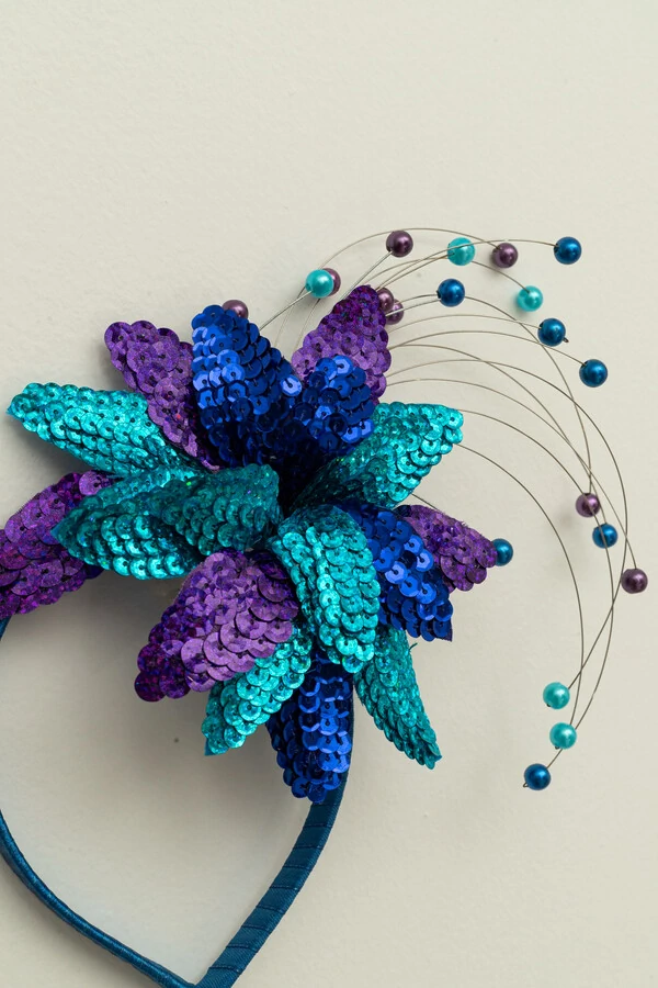 Tiara Carnaval Folhas Paetê Azul