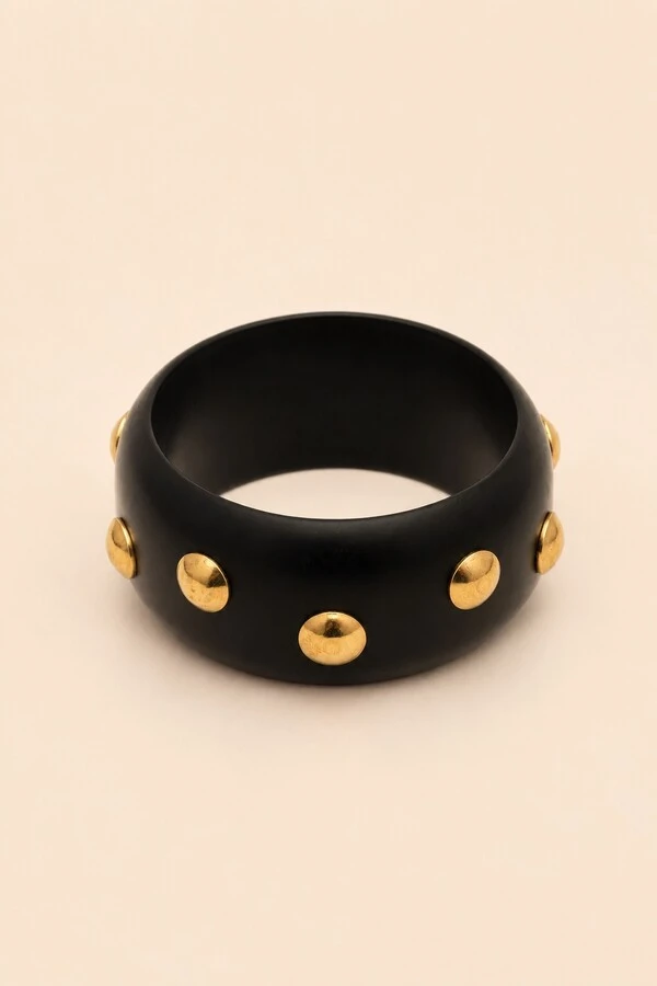 Bracelete Resina Preto Tachinhas Douradas