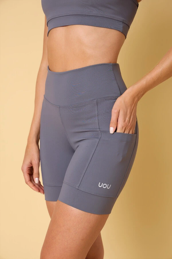 Short UOU Cinza Sky