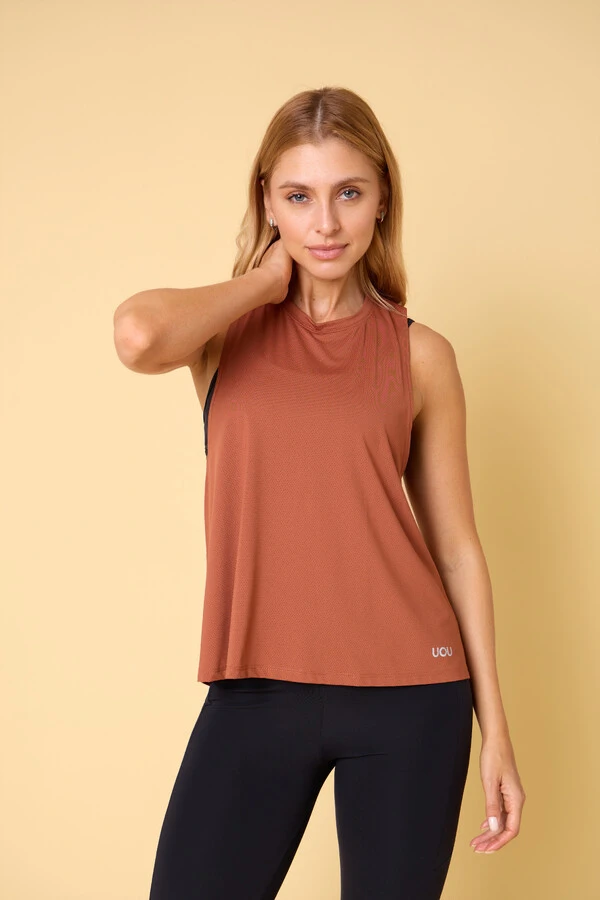 Camiseta UOU Marron