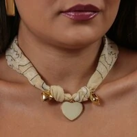Choker Bandana Manteiga Pingente Coração Nude