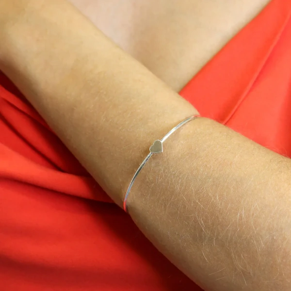 Bracelete Aro Liso Coração Fechado Centro
