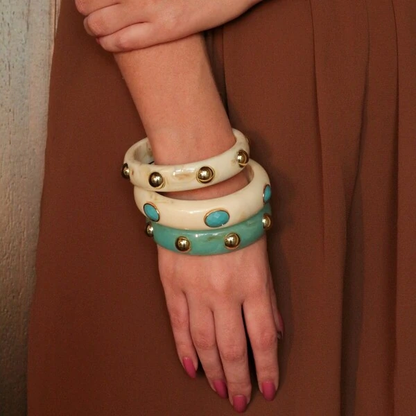 Bracelete Creme com Aplique Ouro