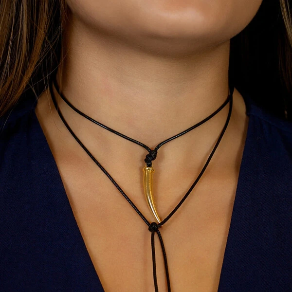 Cordão Preto Pingente Dente