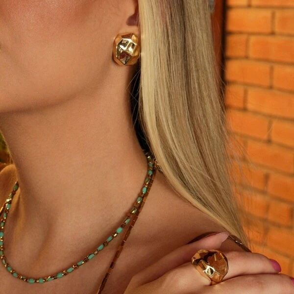 Brinco Médio Retangular Amassado