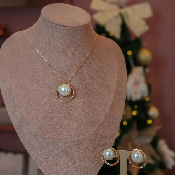 Colar Orgânico Vazado Pérola