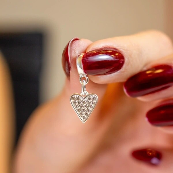 Berloque Prata Coração Pontudo Zircônia