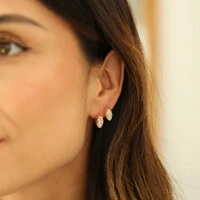 Argola Click Prata 925 Cravação Inglesa Navete Moissanite