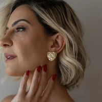 Brinco Botão Coração Lili Ouro