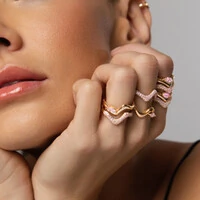 Anel Prata 925 Waves Detalhe Kunzita Ouro