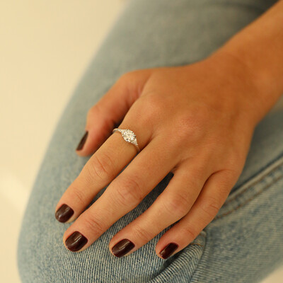 FotoAnel Prata 925 Solitário 6 mm C/ Triângulos Moissanite