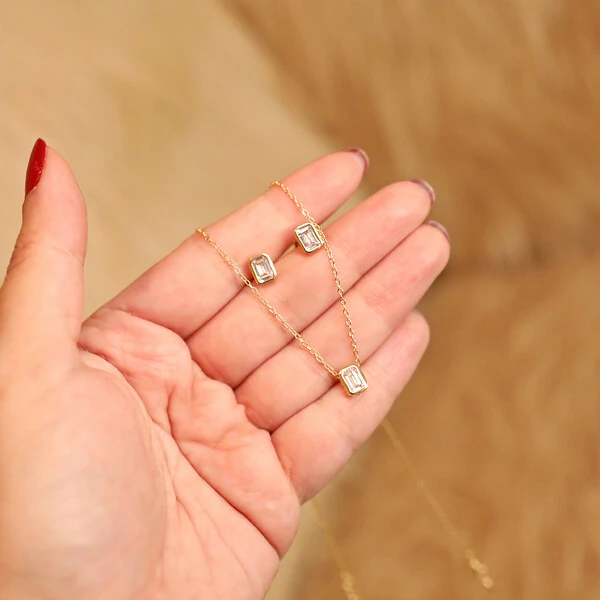 Brinco Prata 925 Baguete Cravação Inglesa Ouro