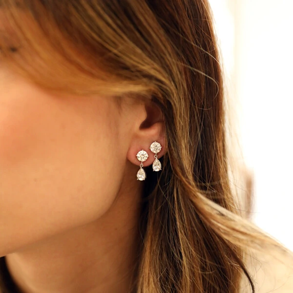 Brinco Prata 925 Ponto Moissanite 6 mm Pin Gotinha