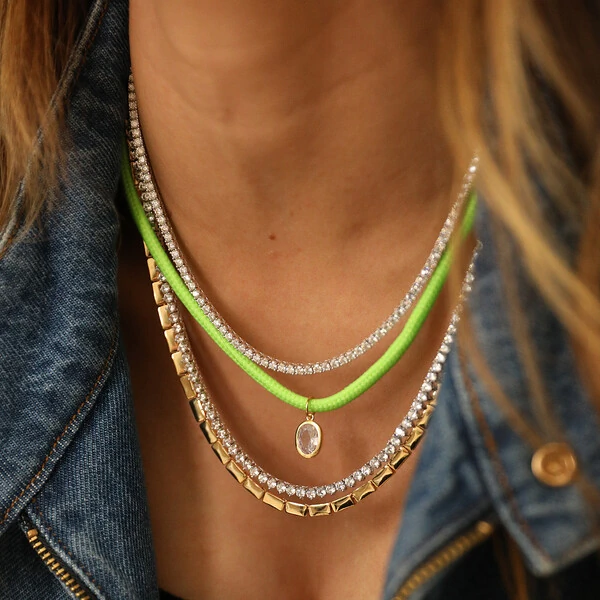 Colar Colors Neon Pingente Oval Cristal Ouro