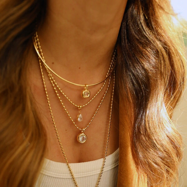 Colar Bolinhas Pingente Redondo Cristal Ouro