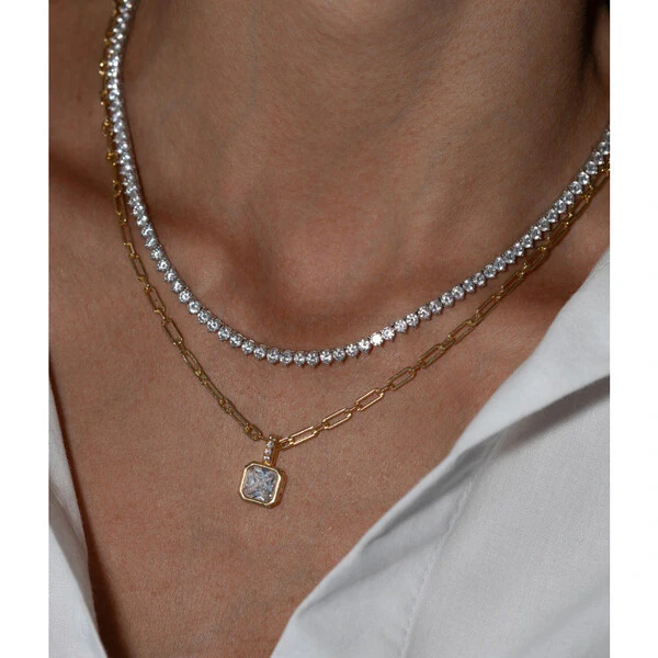 Colar Elos Pin Cravação Inglesa Quadrado Cristal Ouro