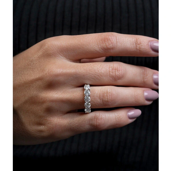 Anel Prata 925 Meia Aliança Moissanite 4 mm