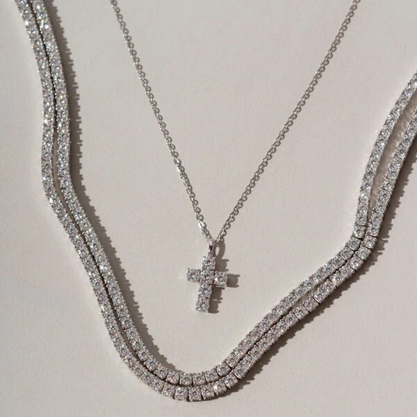 Colar Prata 925 Cruz Delicada Moissanite